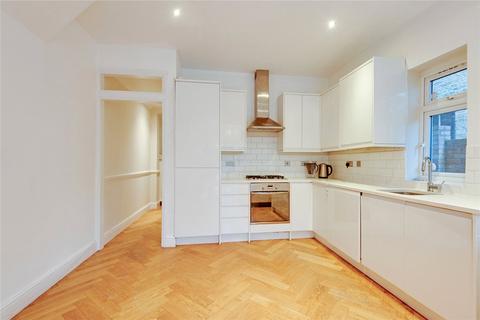 2 bedroom maisonette to rent, London W3