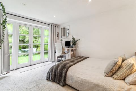 3 bedroom apartment for sale, London NW6