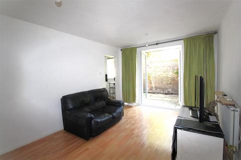 1 bedroom flat for sale, Barton Close, London