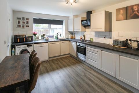 3 bedroom semi-detached house for sale, Chestnut Drive, Knaresborough, North Yorkshire, HG5