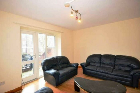 2 bedroom apartment to rent, Warltersville Road, London N19