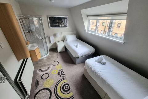 Guest house to rent, Cardiff CF10