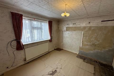 29 Globe Road, Hornchurch, RM11 1BS