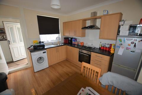 2 bedroom terraced house to rent, Gateford Road, Worksop