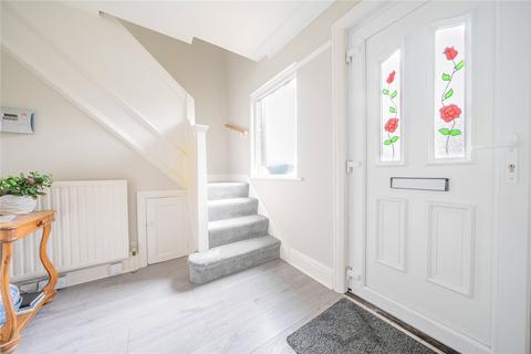 4 bedroom semi-detached house for sale, Easterly Avenue, Oakwood, Leeds