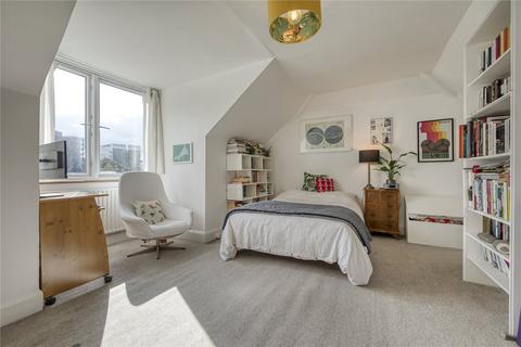 52 Crescent Road, Kingston Upon Thames, KT2 7RF
