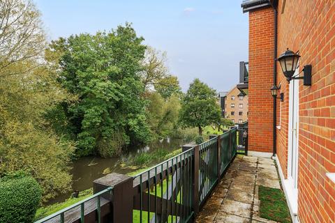 2 bedroom apartment for sale, Silk Lane, Reading RG10