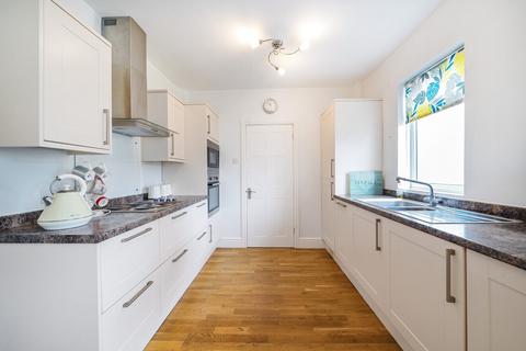 417 Commonside East, Mitcham, CR4 1HG