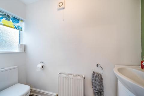 417 Commonside East, Mitcham, CR4 1HG