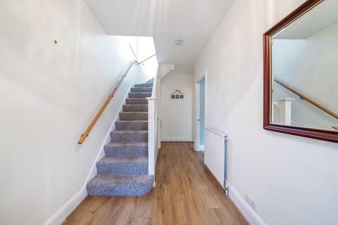 417 Commonside East, Mitcham, CR4 1HG