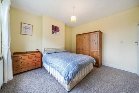 417 Commonside East, Mitcham, CR4 1HG