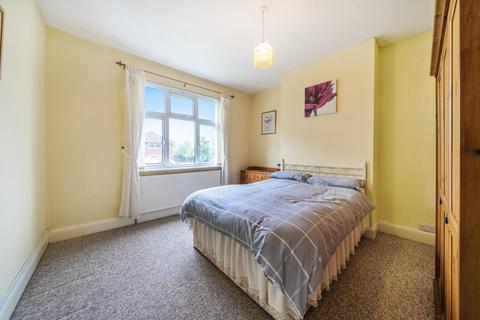 417 Commonside East, Mitcham, CR4 1HG