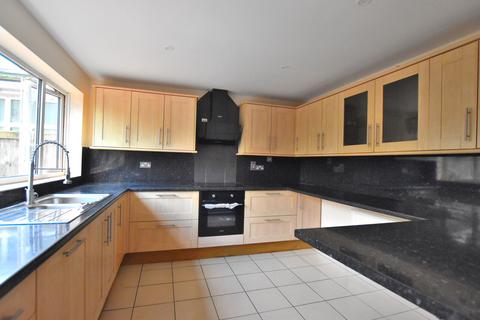 4 bedroom semi-detached house to rent, Hereward Way, Essex CM7