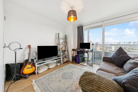 Studio to rent, Jefferson Plaza, London E3