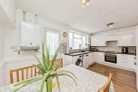 3 bedroom terraced house for sale, Parkgate Road, Cheshire SK11