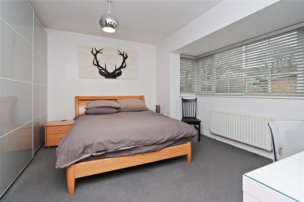 Bedroom 1 Pic 2