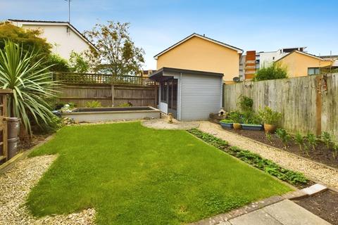 4 bedroom end of terrace house for sale, Pennant Place, Bristol BS20