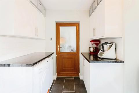 9 Beechfield Grove, Bilston, WV14 9TJ