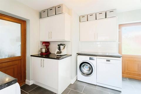 9 Beechfield Grove, Bilston, WV14 9TJ