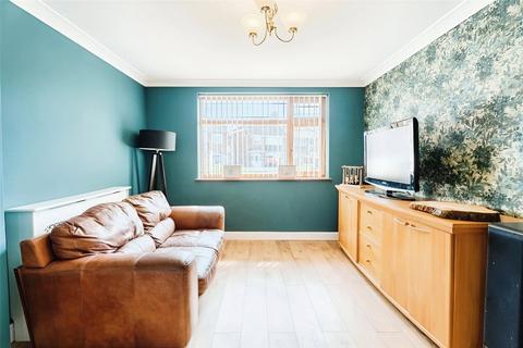 9 Beechfield Grove, Bilston, WV14 9TJ
