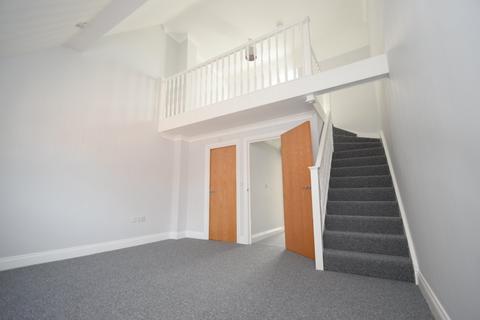 4 bedroom end of terrace house to rent, Terence Gardens, Southsea PO4