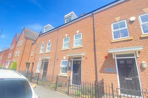 3 bedroom terraced house to rent, Queen Elizabeth Road, Warwickshire CV10