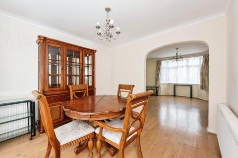 4 Rookeries Close, Feltham, TW13 7BG