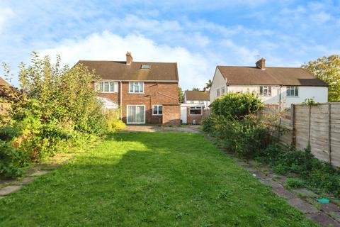 4 Rookeries Close, Feltham, TW13 7BG