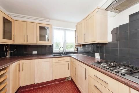 4 Rookeries Close, Feltham, TW13 7BG