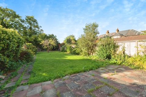 4 Rookeries Close, Feltham, TW13 7BG