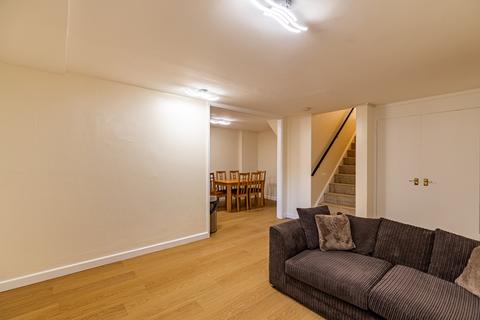 2 bedroom apartment to rent, Vauxhall Bridge Road, Pimlico, SW1V