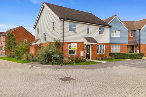 4 bedroom house for sale, Campbell Grove, Horley RH6