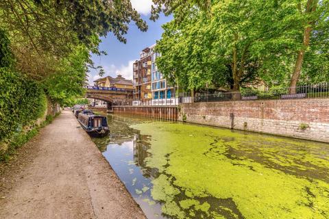 2 bedroom flat for sale, Wharf Lane, Limehouse, London, E14