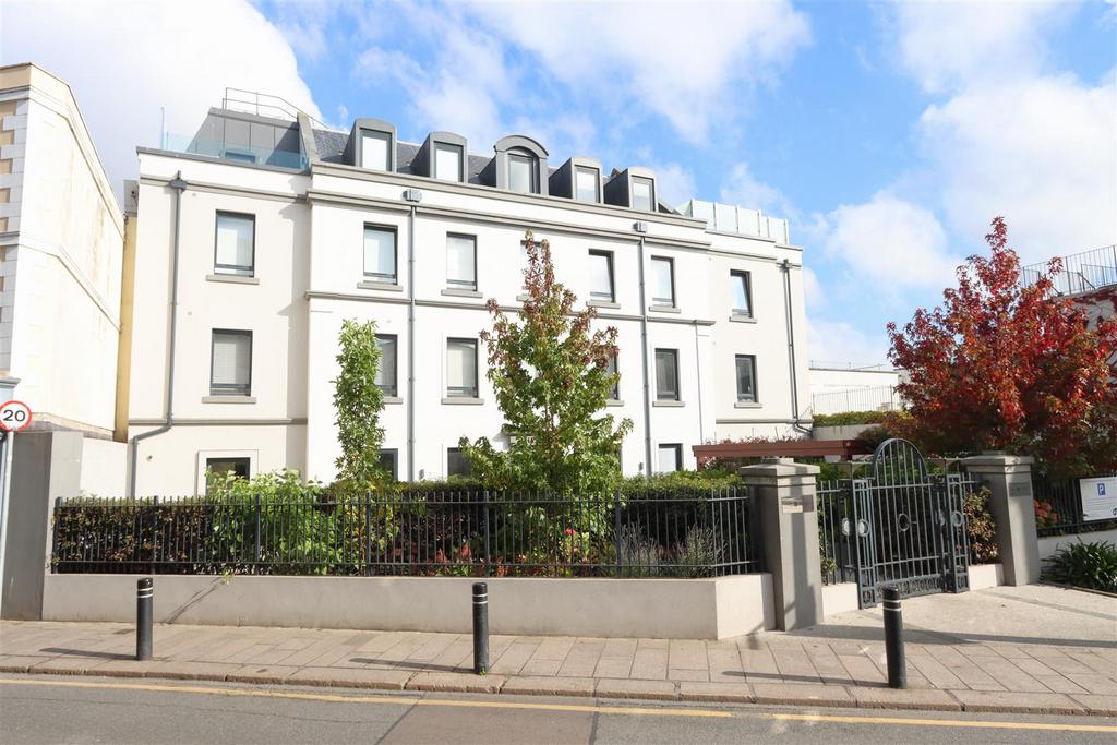 La Motte Street, Jersey JE2 1 bed apartment to rent £1,400 pcm (£323 pw)