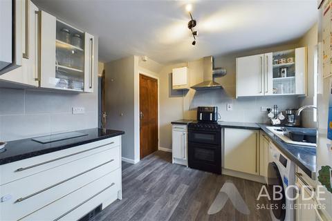 11 Shipton Drive, Uttoxeter, ST14 7NJ