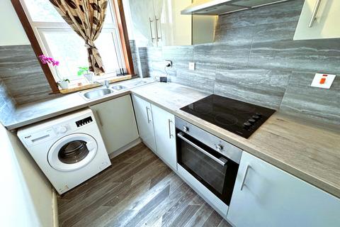 2 bedroom flat to rent, Rancliffe Road, London E6