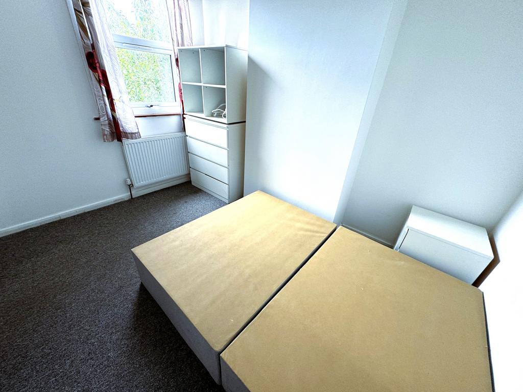 Apartment in London, Beckton - View 5