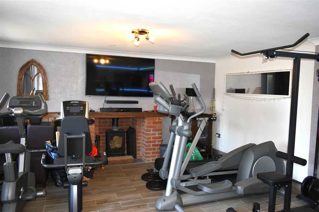 Bar-gym1.JPG