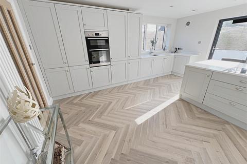 undefined, Mill View, Waltham, Grimsby, N.E. Lincs, DN37 OHT