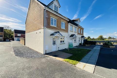 4 bedroom townhouse for sale, Cwrt Lando, Pembrey, Burry Port