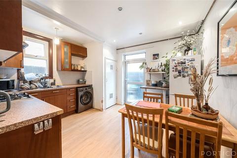 2 bedroom apartment for sale, Radbourne Road, London