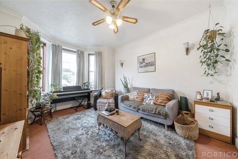 2 bedroom apartment for sale, Radbourne Road, London