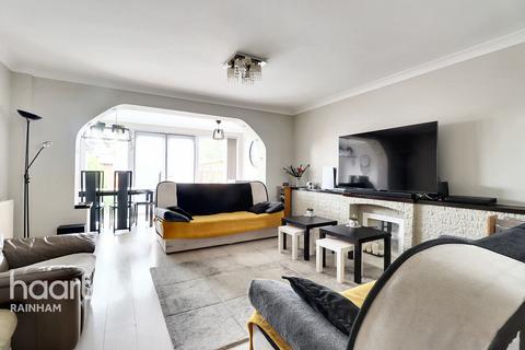 36 Blake Close, Rainham, RM13 8BE