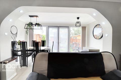 36 Blake Close, Rainham, RM13 8BE