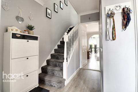 36 Blake Close, Rainham, RM13 8BE