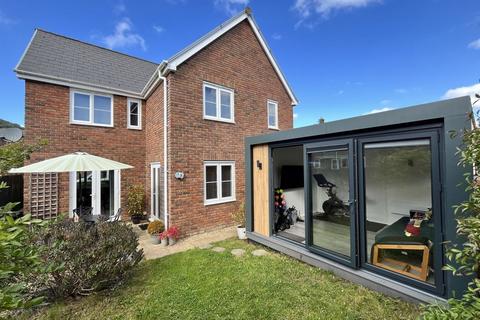 4 bedroom detached house for sale, Cordell Close, Llanfoist, Abergavenny, NP7