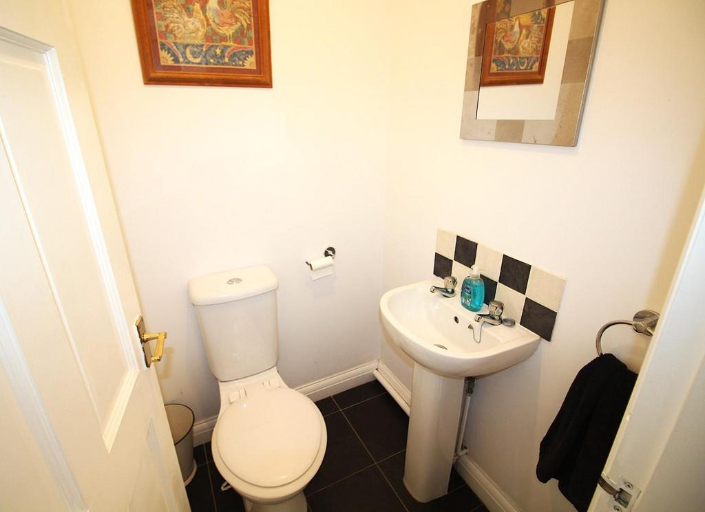 Downstairs toilet.JPG