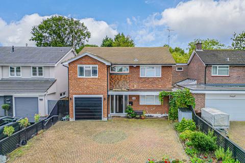 4 bedroom detached house for sale, Badgers Way, Benfleet, SS7