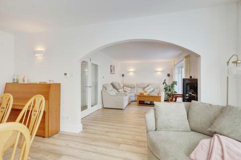 38 Badgers Way, Benfleet, SS7 1TR