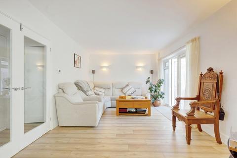 38 Badgers Way, Benfleet, SS7 1TR